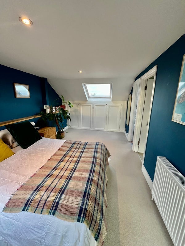 Room Dawes Road in Greater London