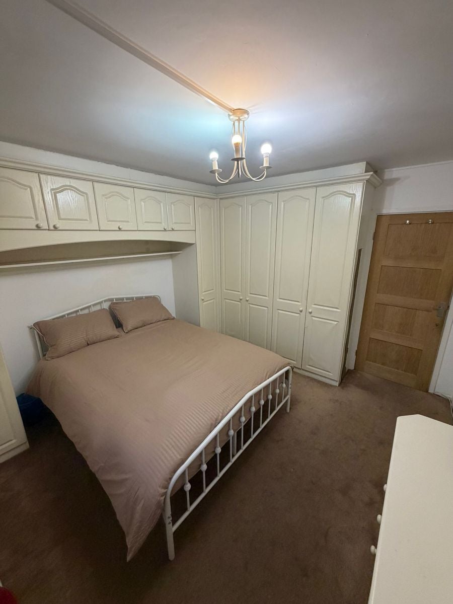Room Longbridge Road in Greater London