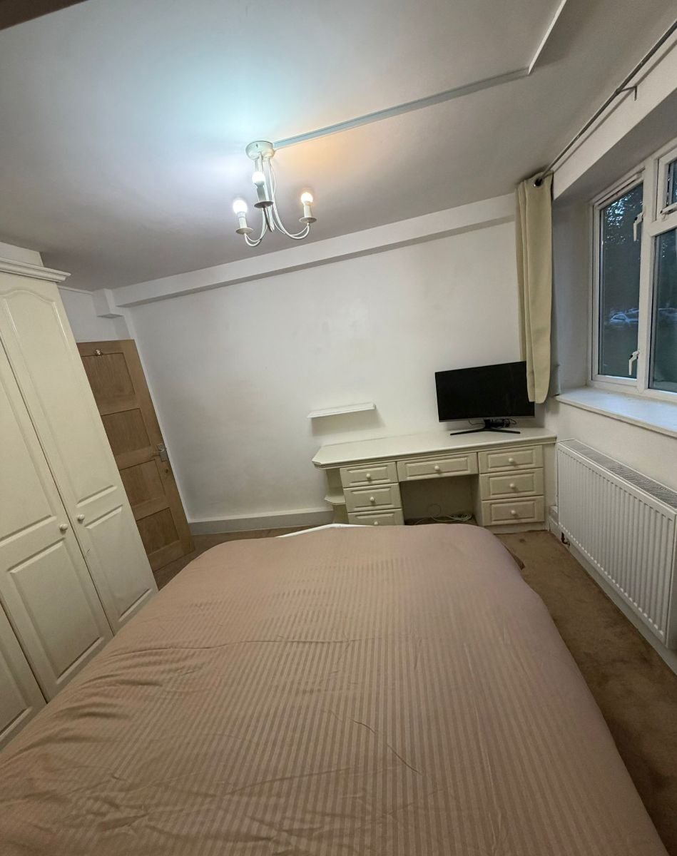 Room Longbridge Road in Greater London