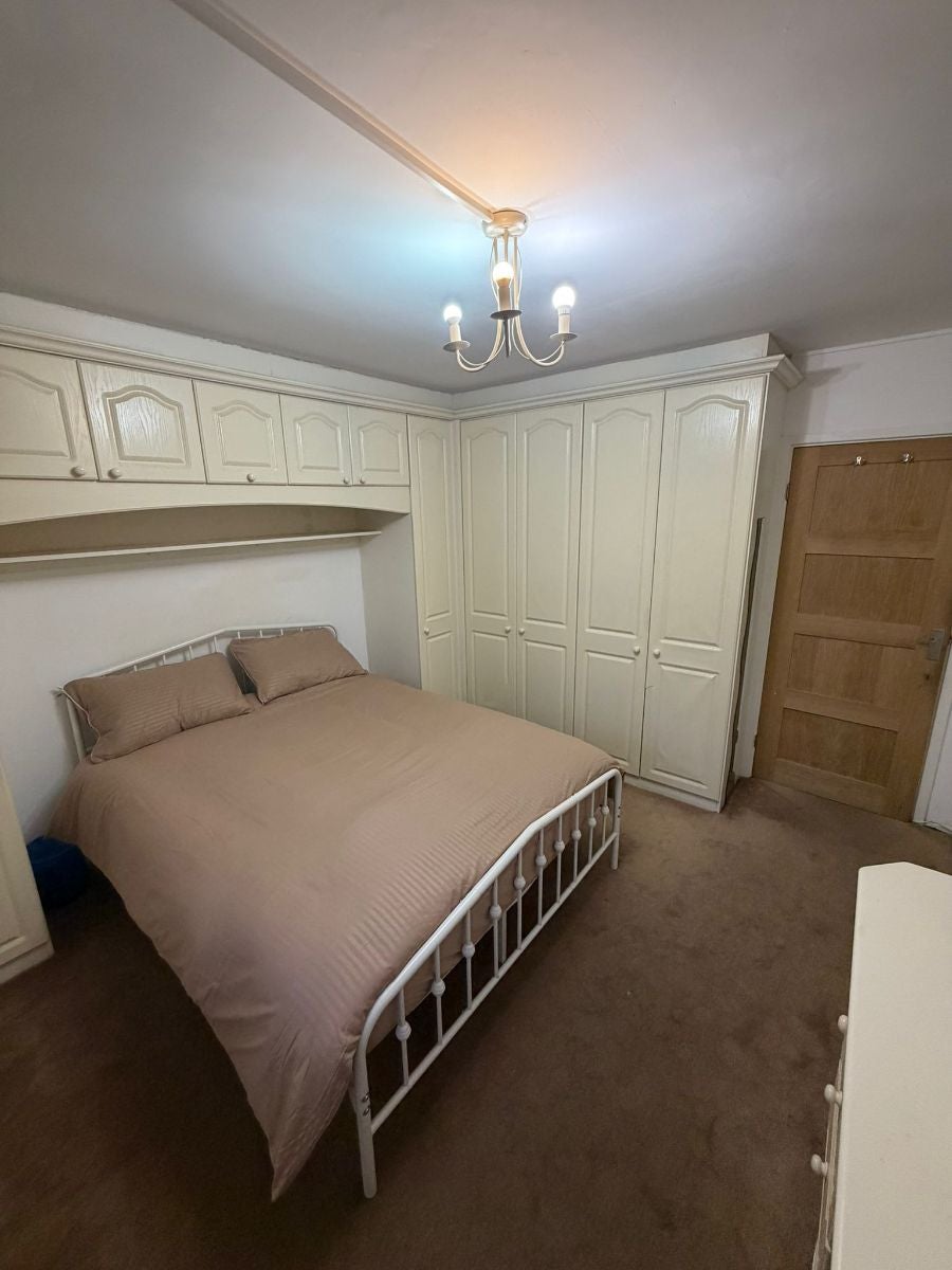 Room Longbridge Road in Greater London