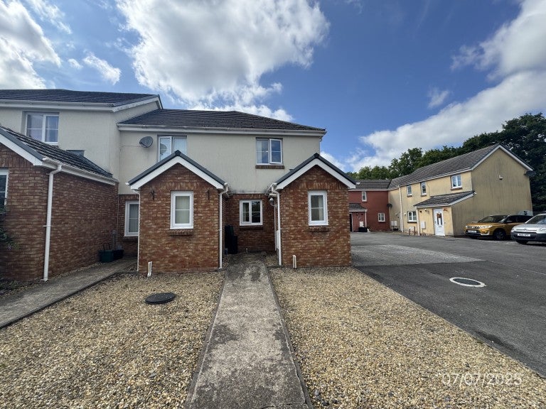 House Pontarddulais Road in Tycroes