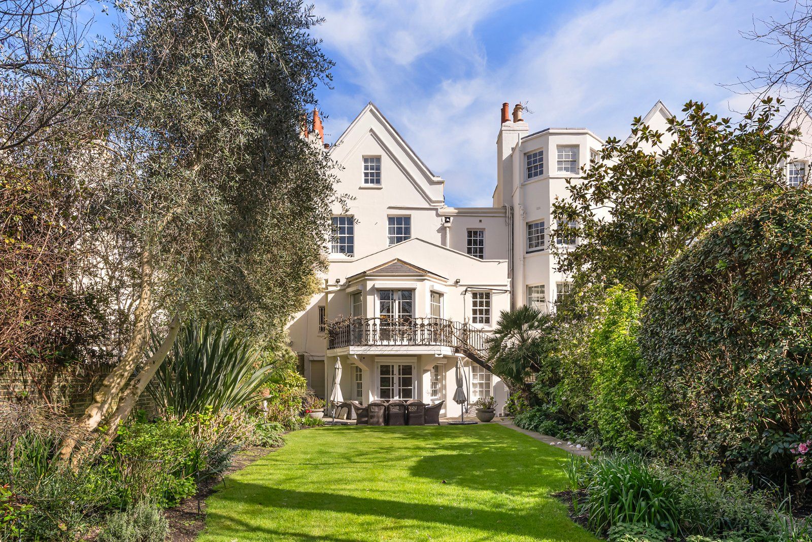 House Addison Road in Greater London