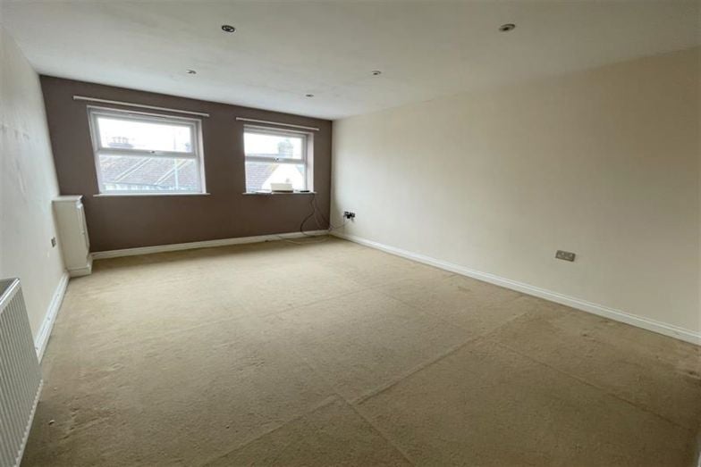 Flat Brighton Road in Newhaven