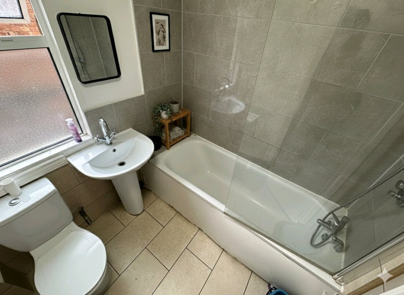 Room Beechfield Road in Greater London