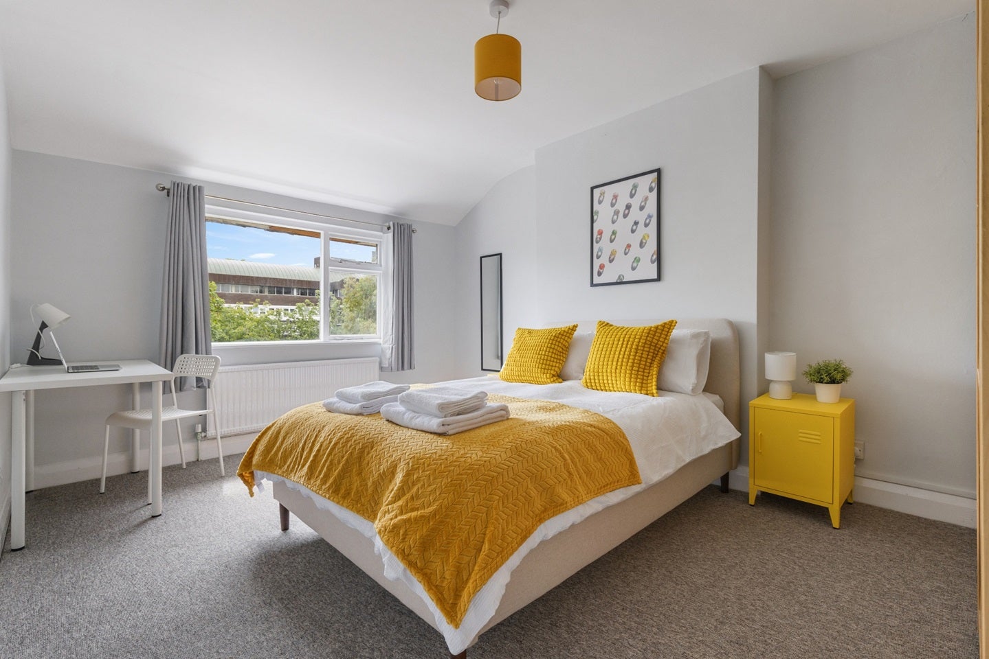 Flat Miranda Road in Greater London