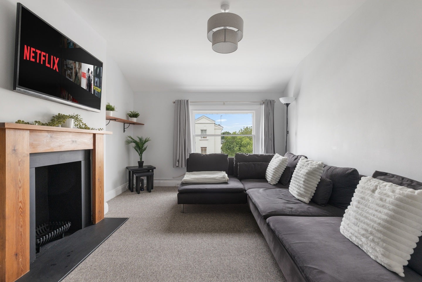 Flat Miranda Road in Greater London