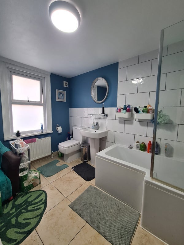 Room Chevening Road in Greater London