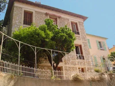 Chambre Rue El Nouzah à Nice