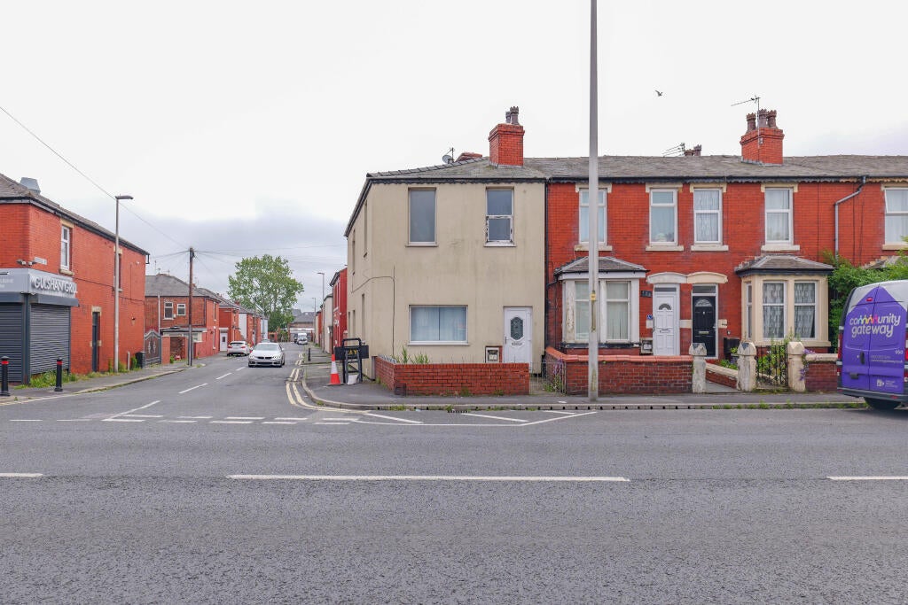 Flat Rossall Road in Blackpool