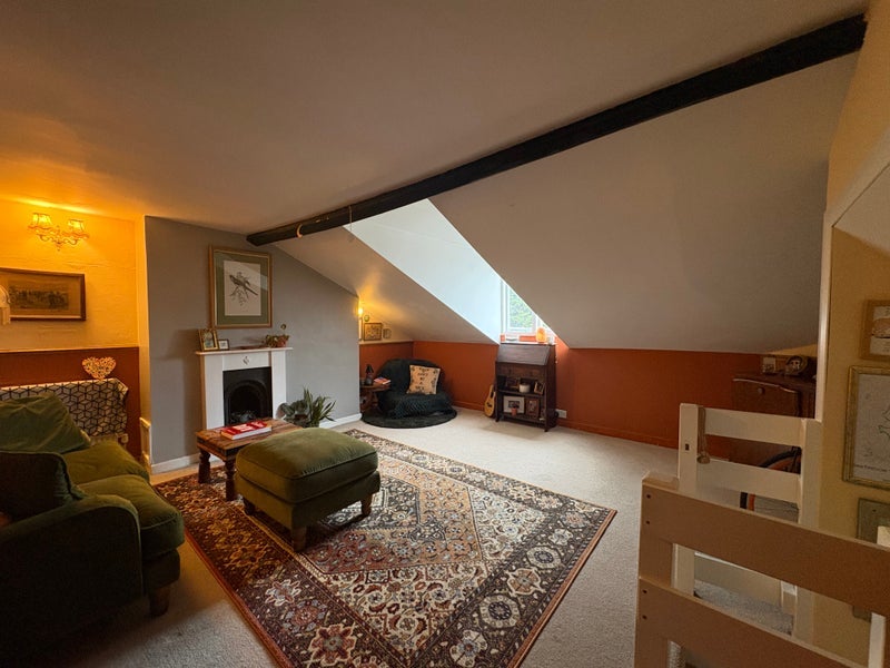 Flat Cotham Park in Bristol