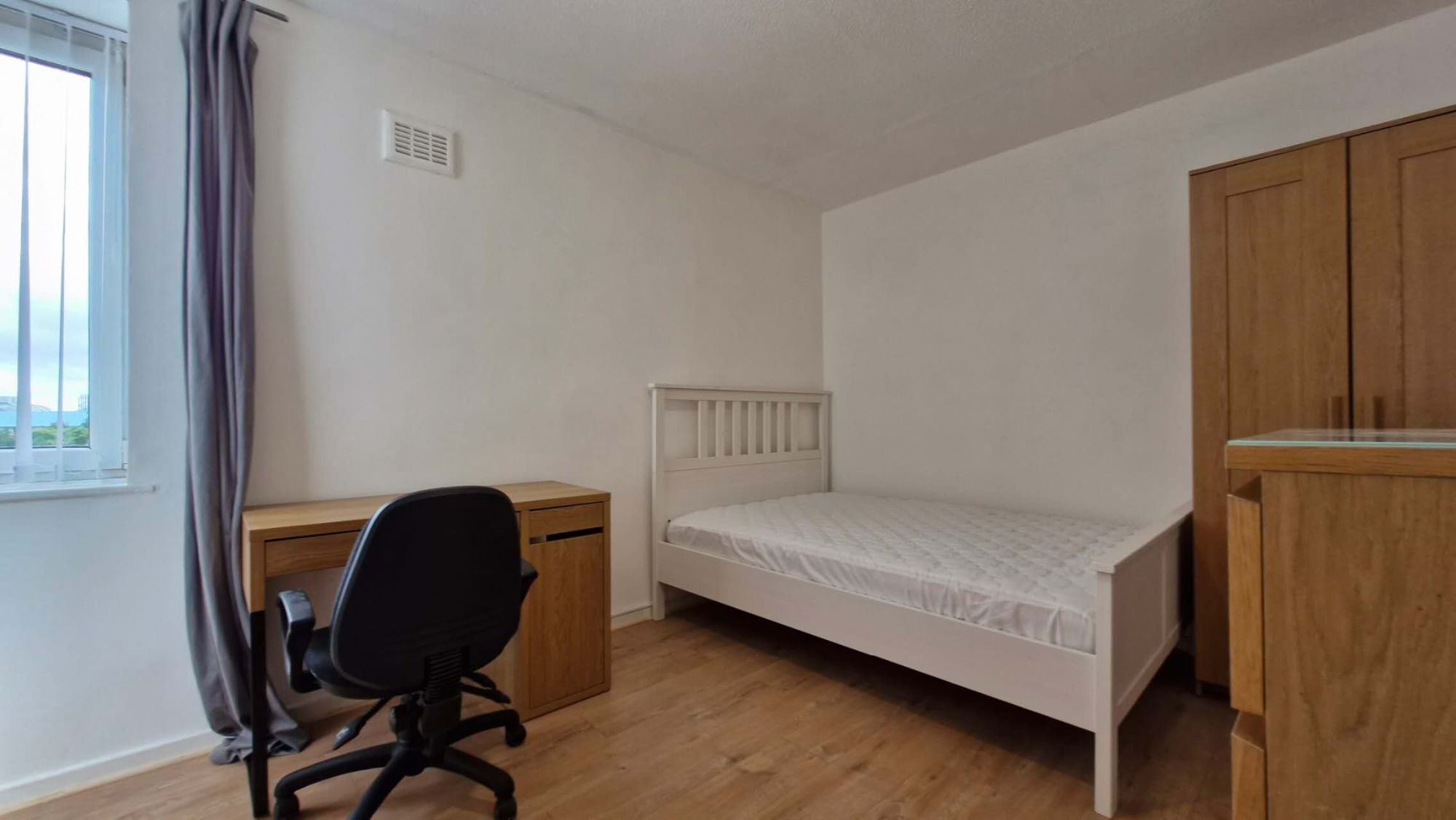 Room Myrtle Street in Liverpool
