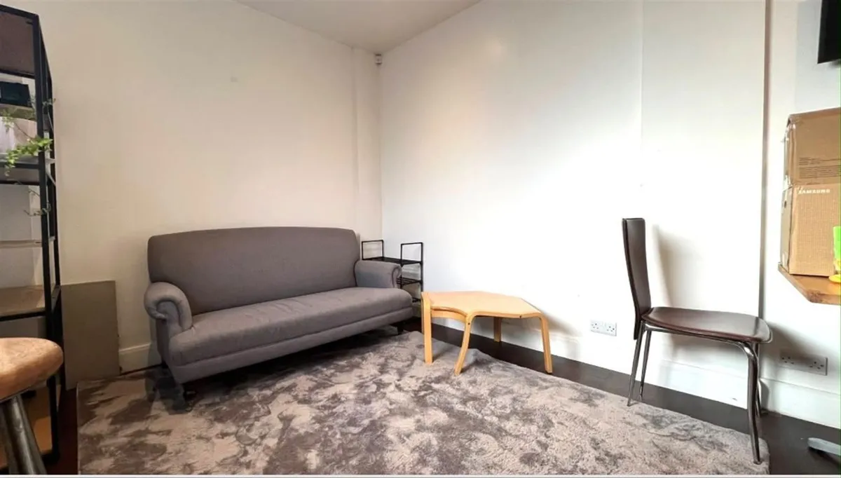 Flat Windlesham Mews in Greater London