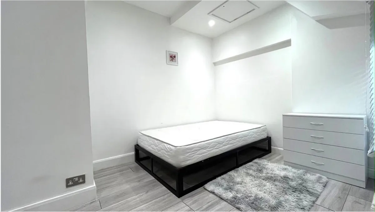 Flat Windlesham Mews in Greater London