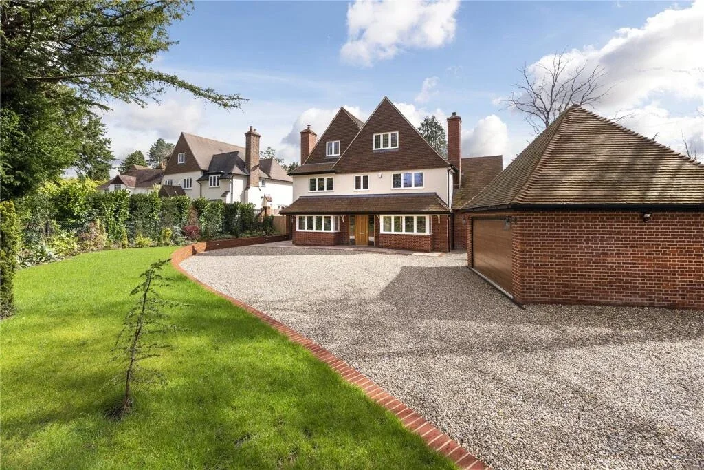House Holmcroft in Reigate and Banstead