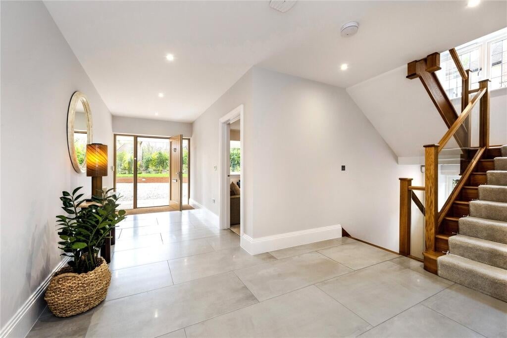 House Holmcroft in Reigate and Banstead
