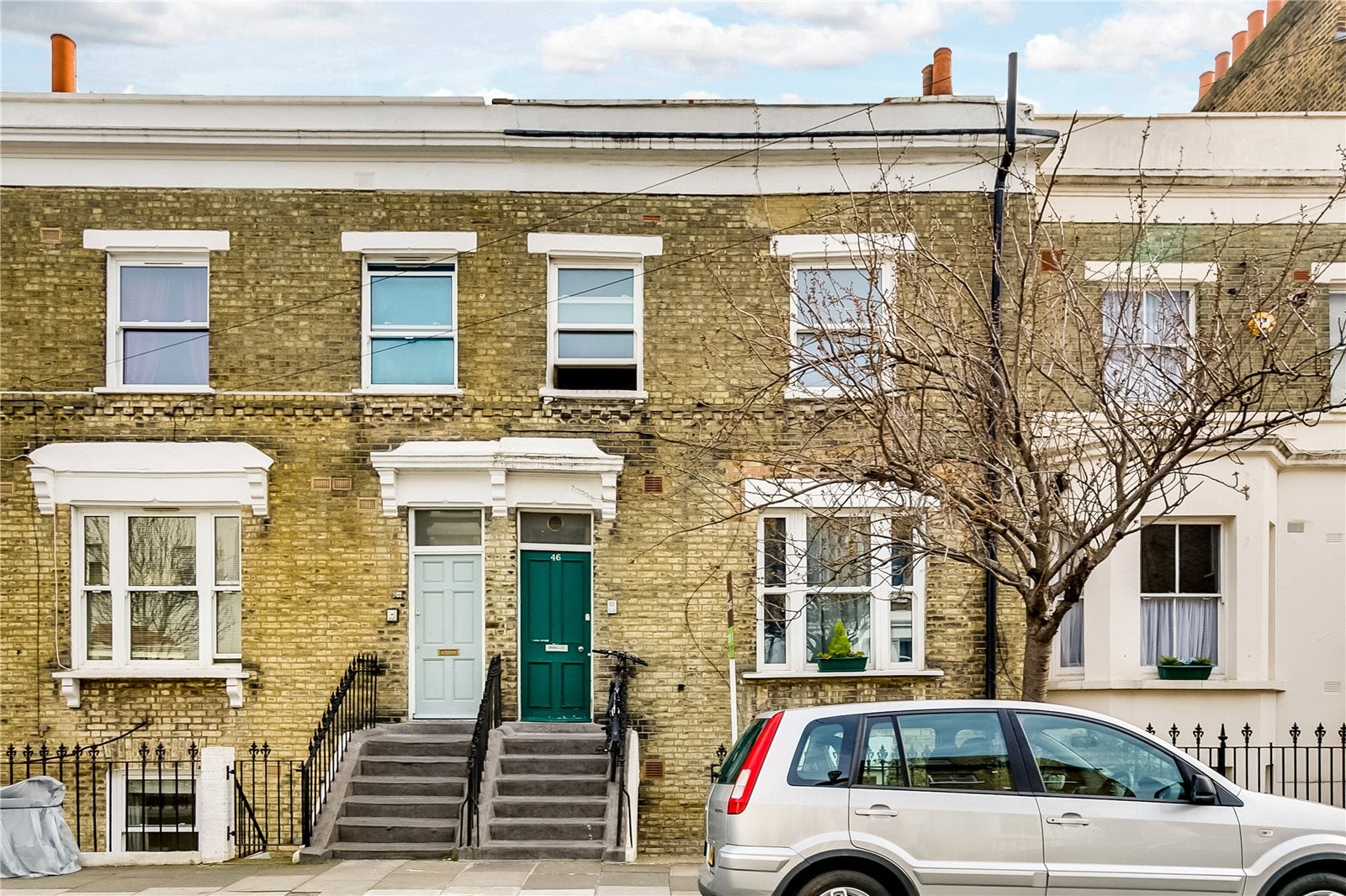 Flat Overstone Road in Greater London