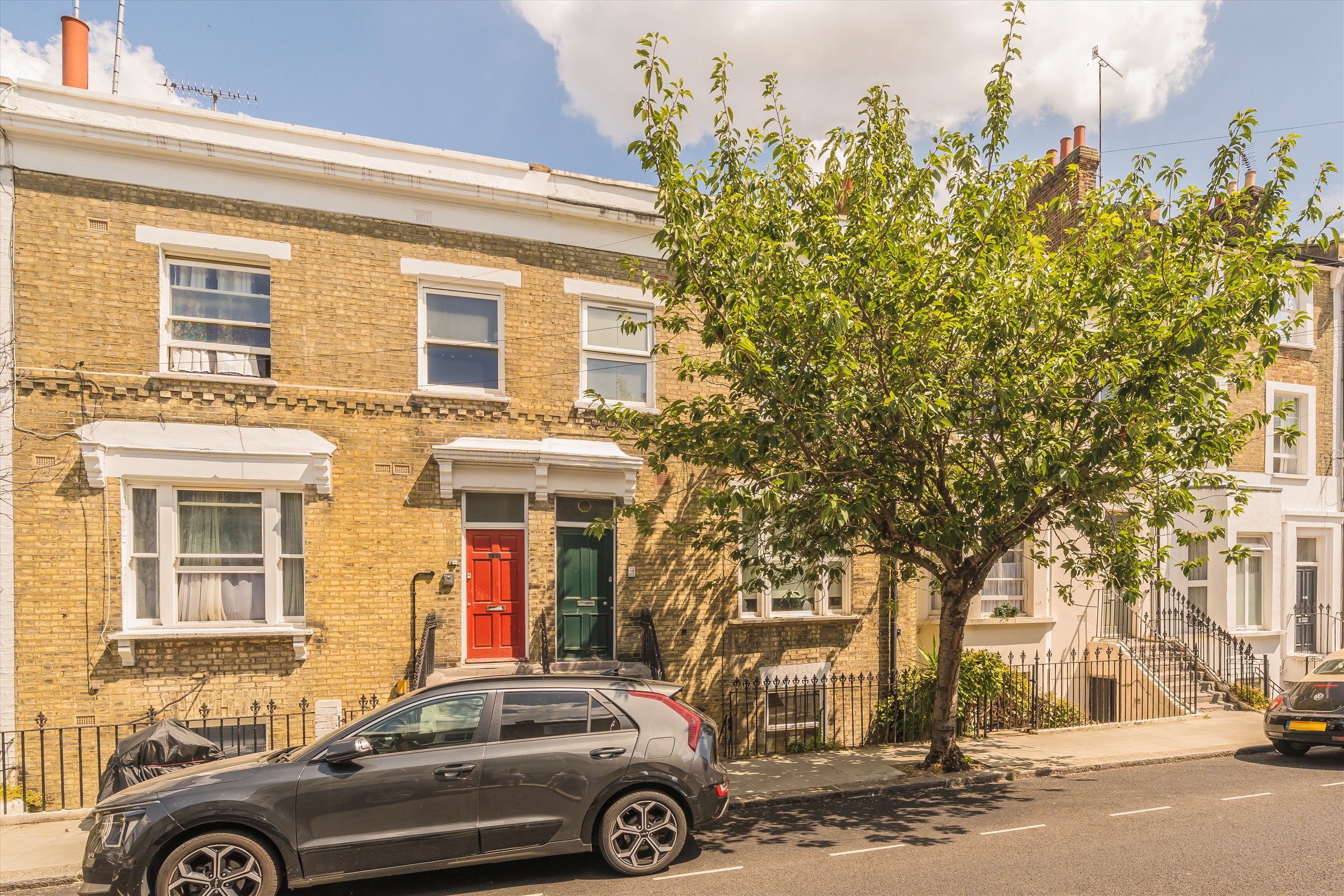 Flat Overstone Road in Greater London