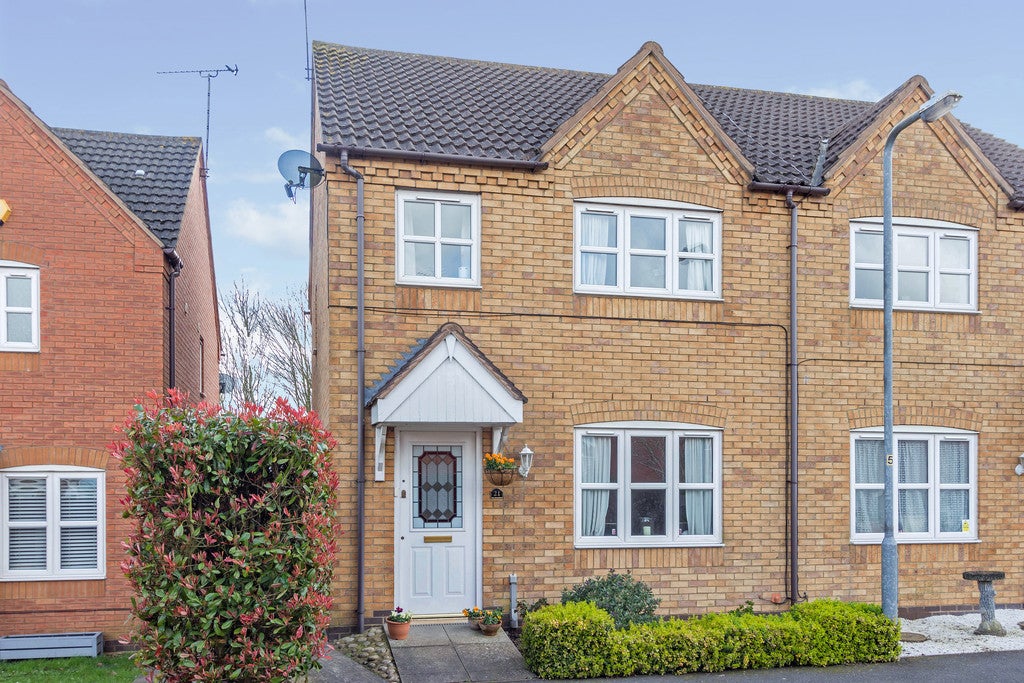 House Aldsworth Close in Wellingborough
