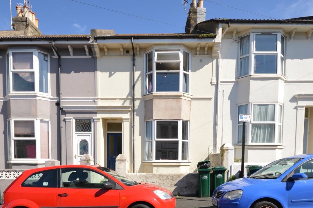 Flat De Montfort Road in Brighton