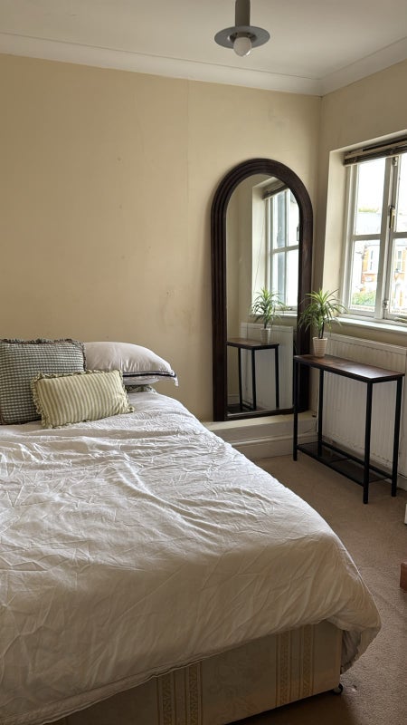 Room Fortune Green Road in Greater London