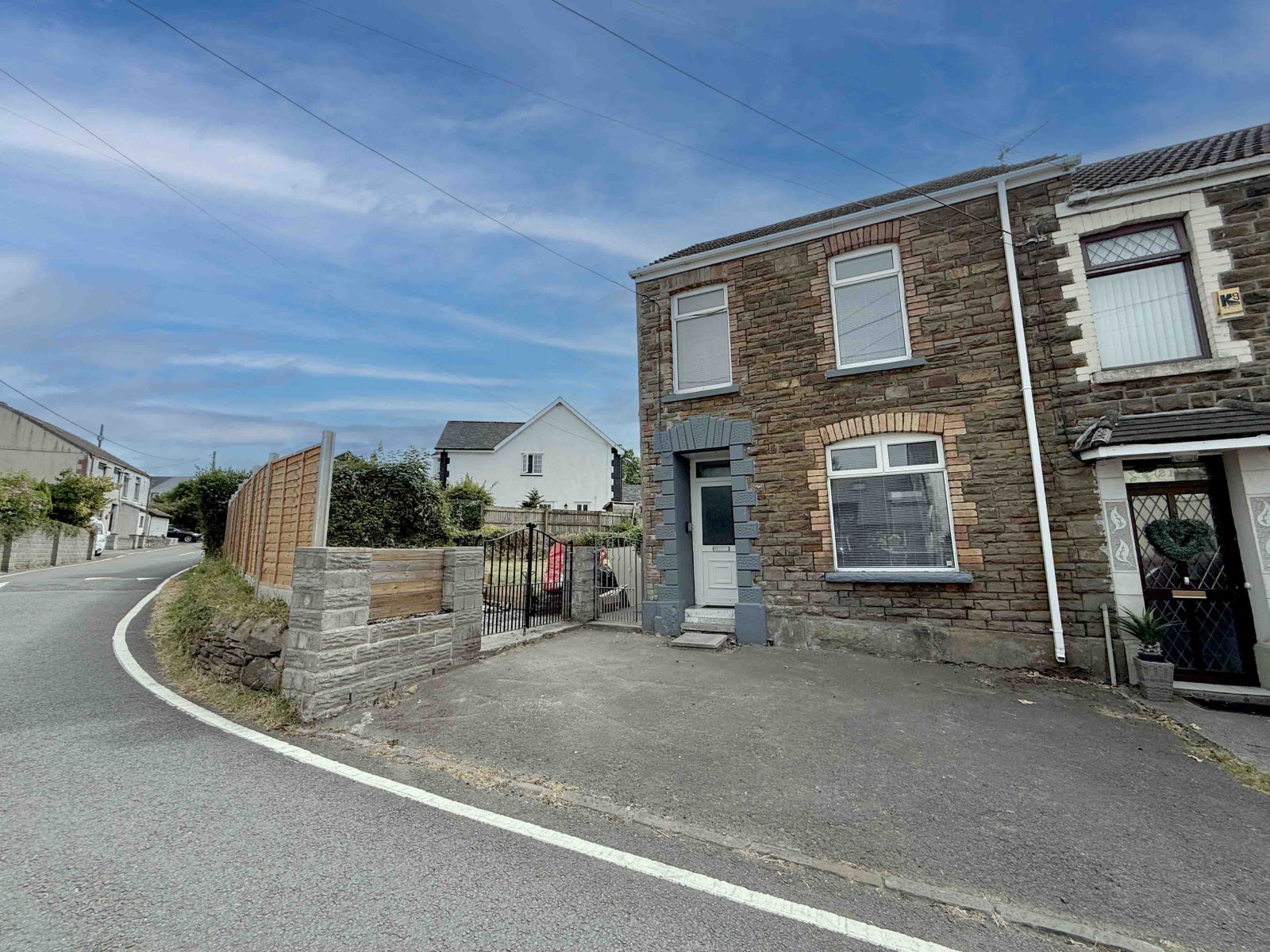 House Bwlch Road in Loughor