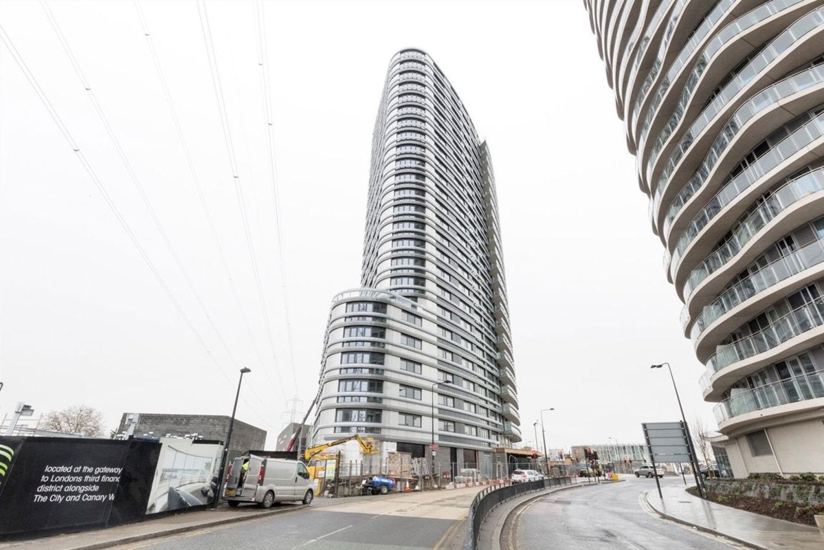 Flat Royal Victoria Place in Greater London