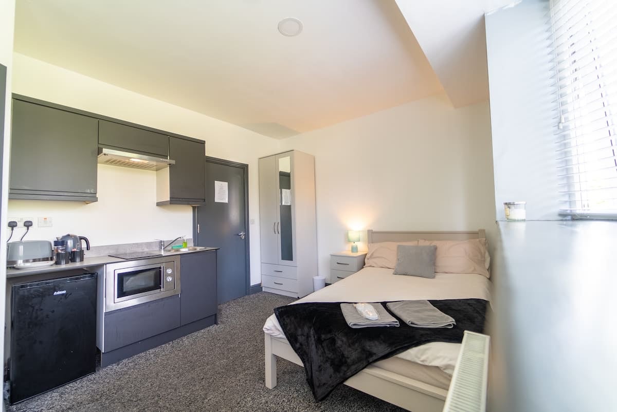 Room Bournbrook Road in Birmingham