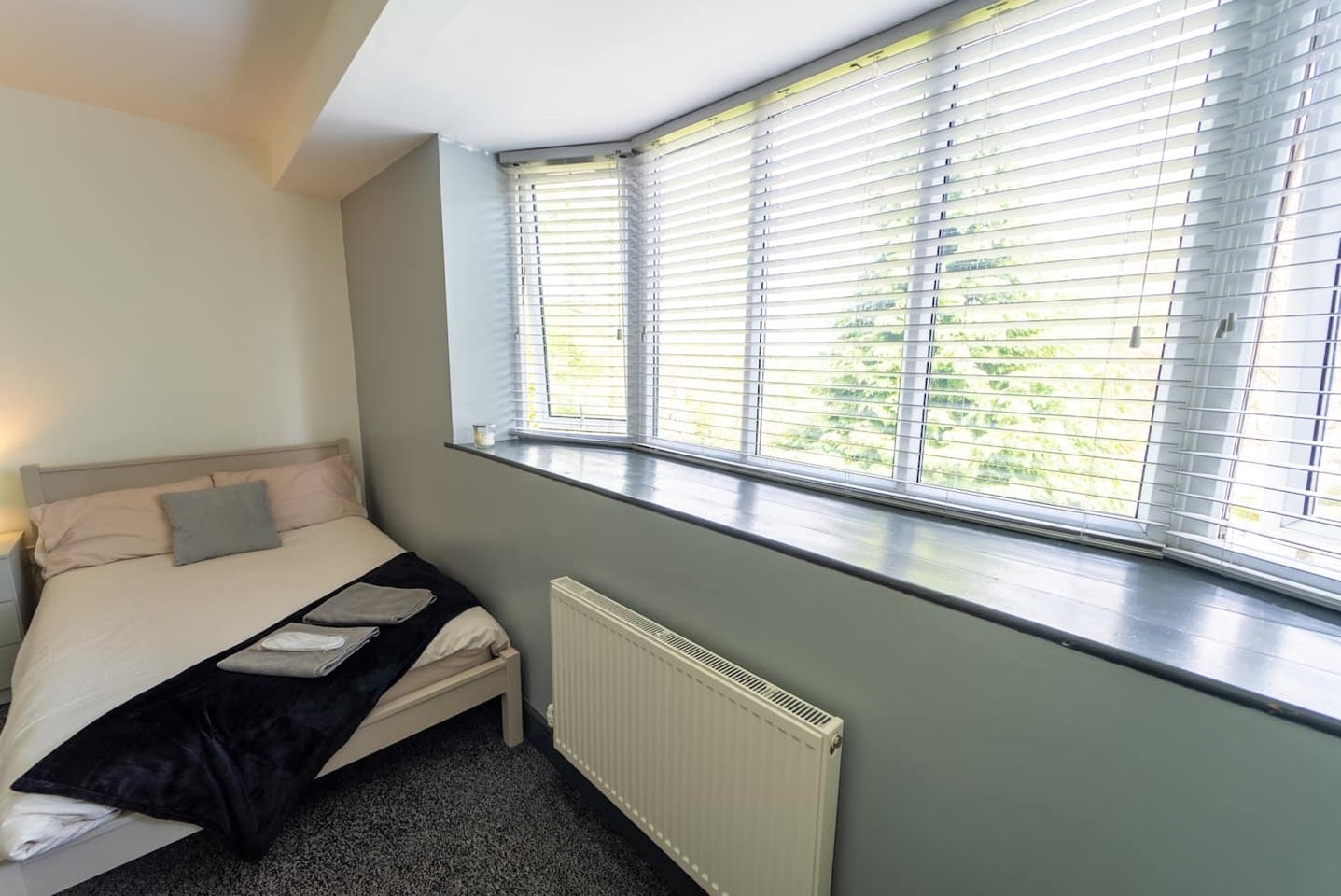 Room Bournbrook Road in Birmingham