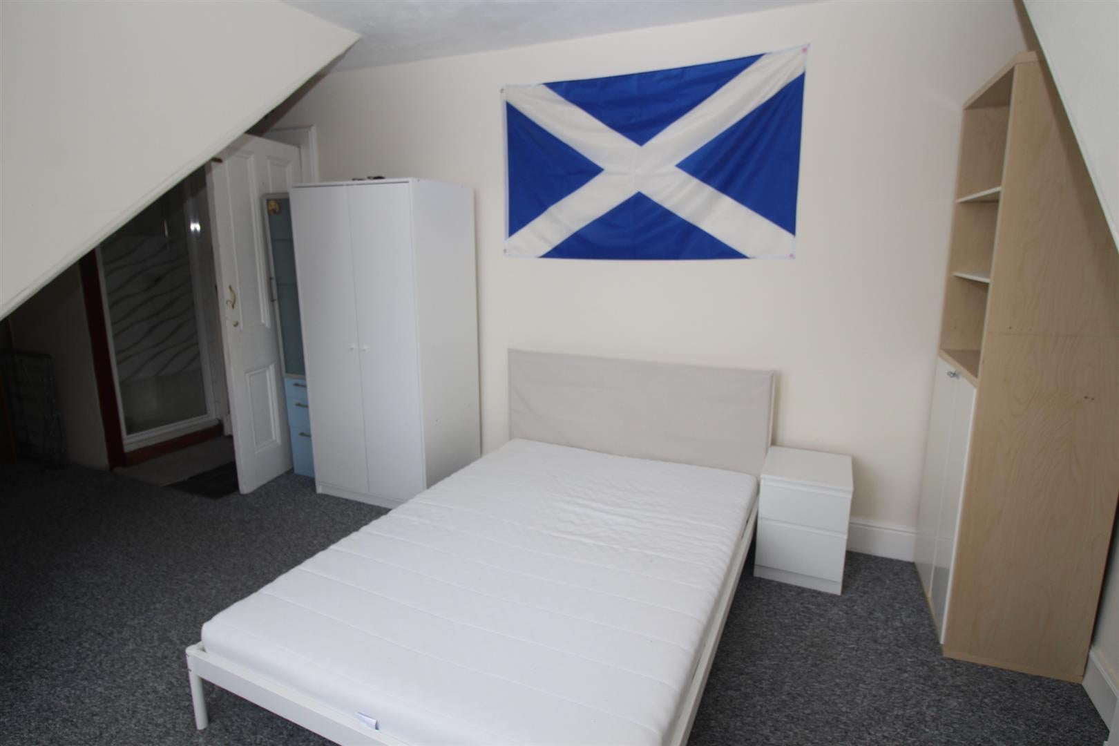 Flat Brisbane Street in Greenock