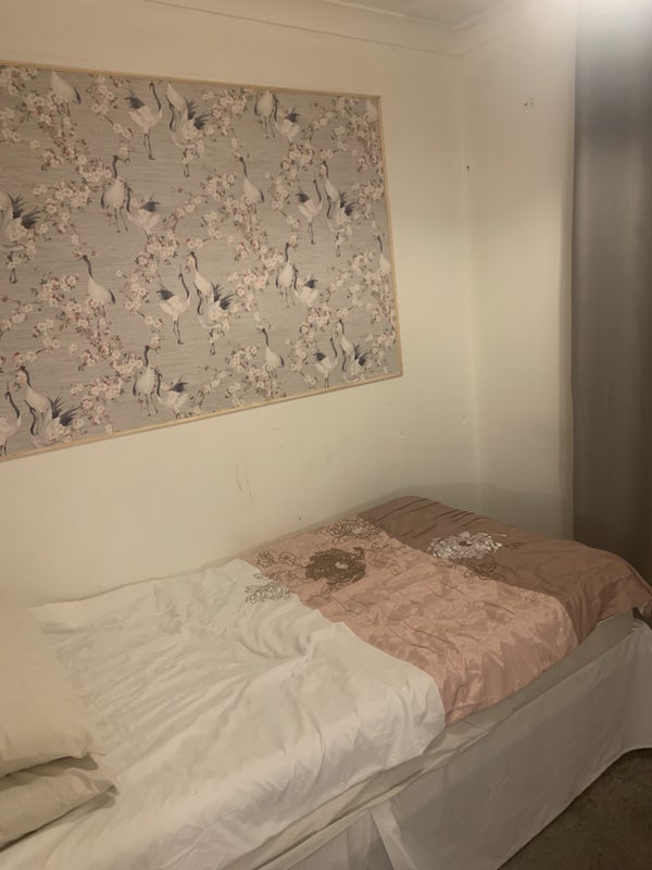 Room Ennerdale Close in Crawley