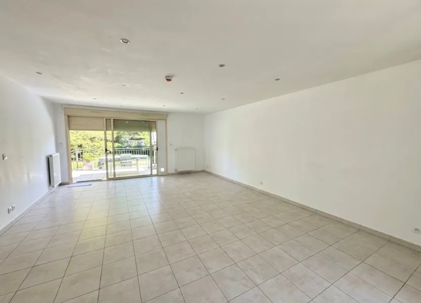Appartement Rue Rachilde à Château-l'Évêque