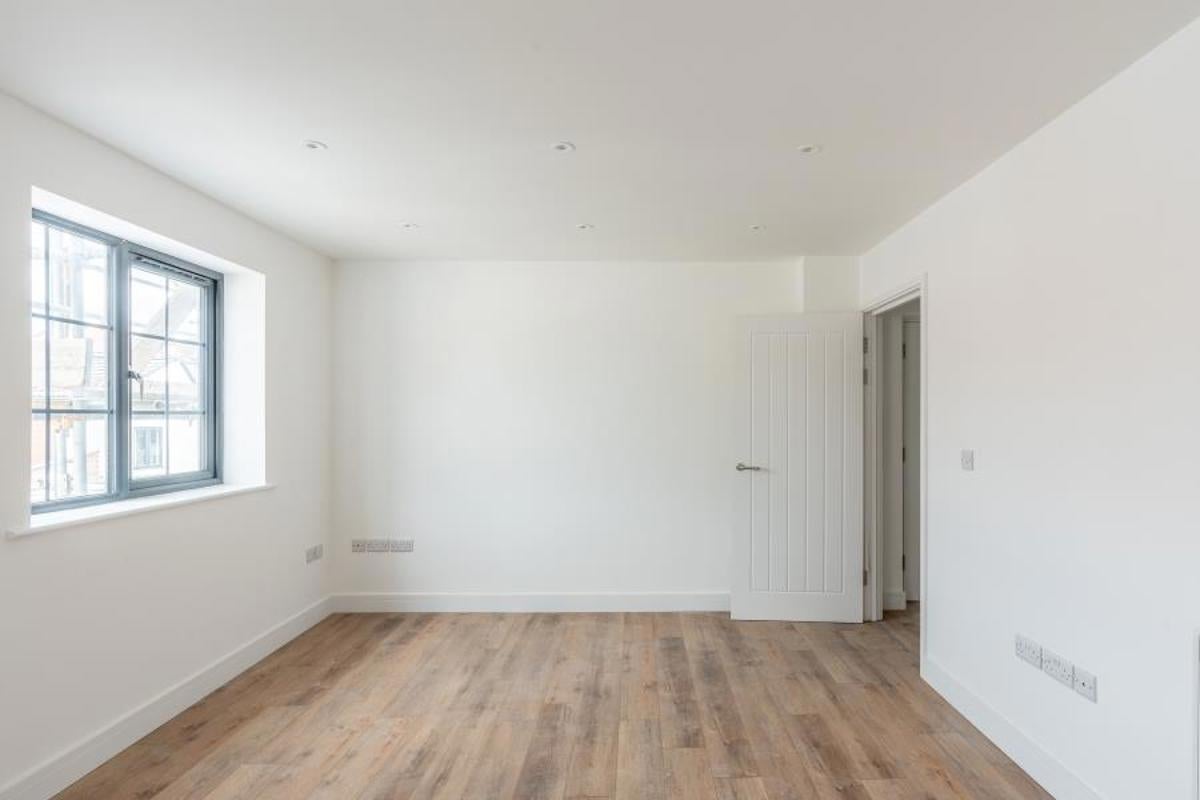 Flat Gloucester Road in Bristol