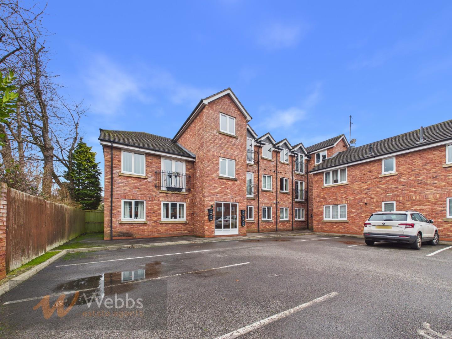 Flat Hednesford Road in Cannock Chase