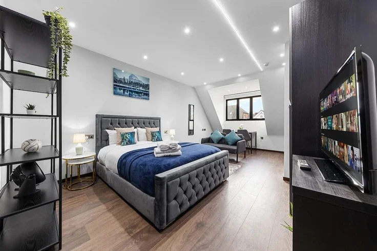 Flat Woodstock Road in Greater London