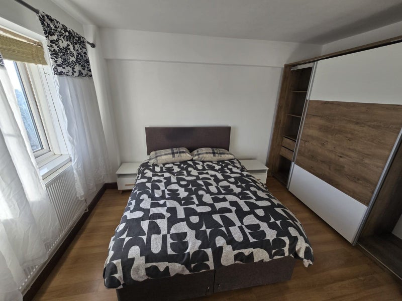 Room Finchley Road in Greater London
