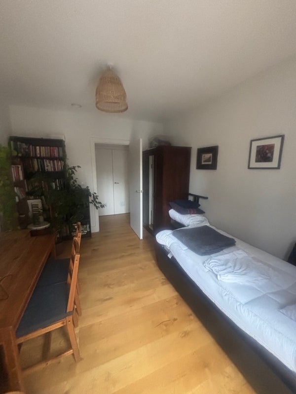Room Well Street in Greater London