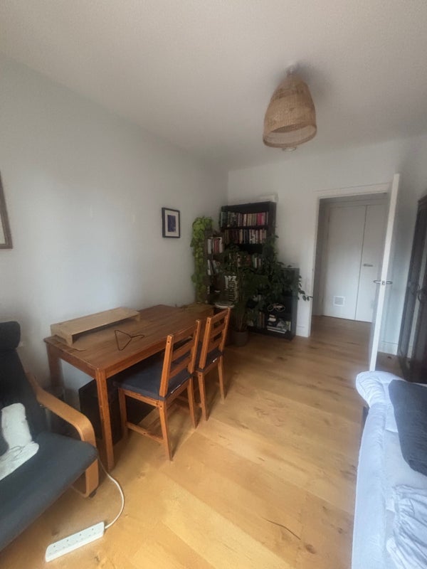 Room Well Street in Greater London