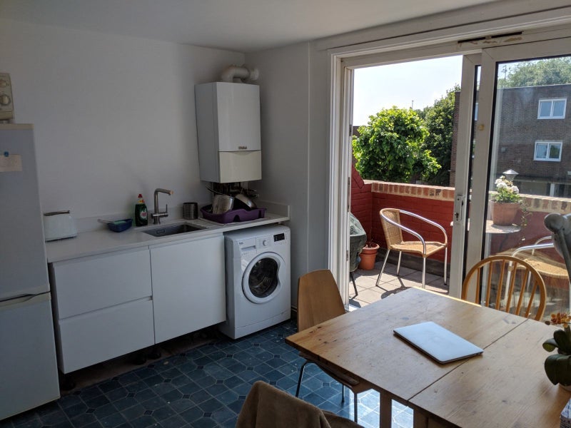 Room Bredgar Road in Greater London