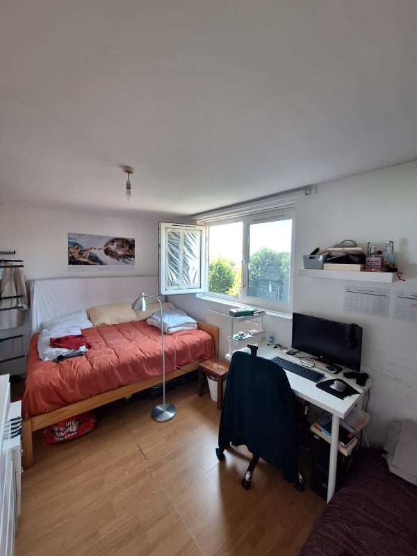 Room Bredgar Road in Greater London