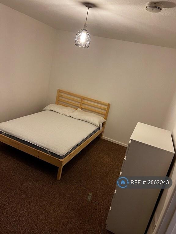 Room Guildford Road in Colchester