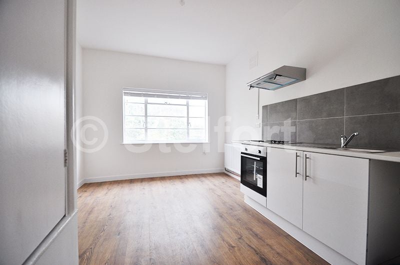 Flat Bromley Road in Greater London