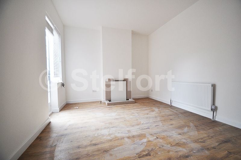 Flat Bromley Road in Greater London