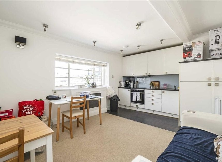 Flat Westbourne Terrace in City of Westminster