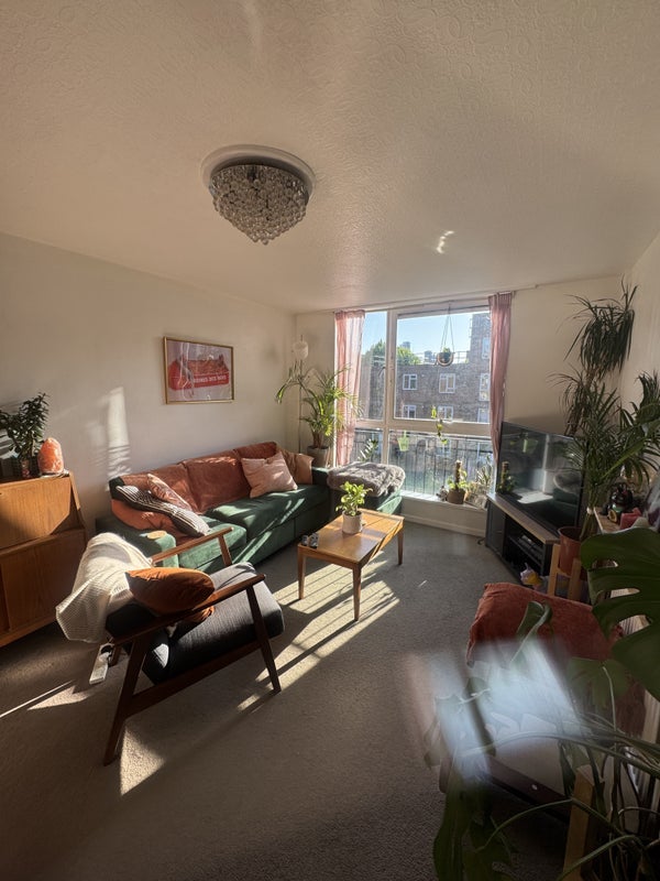 Flat Mansford Street in Greater London