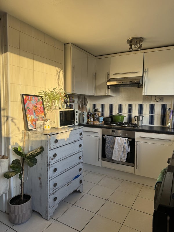 Flat Mansford Street in Greater London