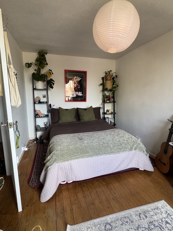 Flat Mansford Street in Greater London