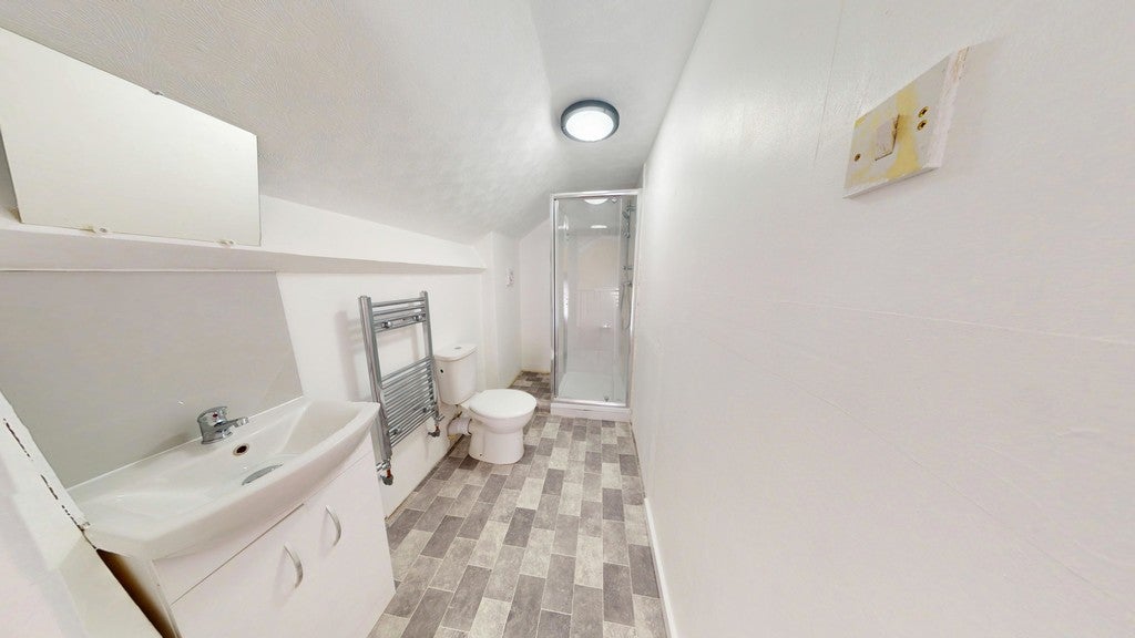 Room Manor Way in Greater London