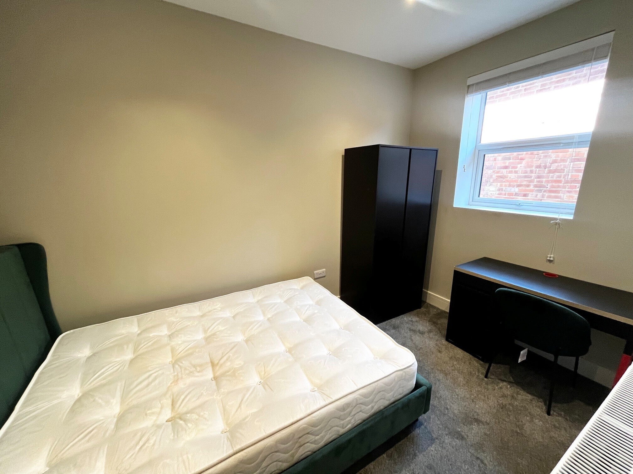 Room Bournemouth Road in Poole