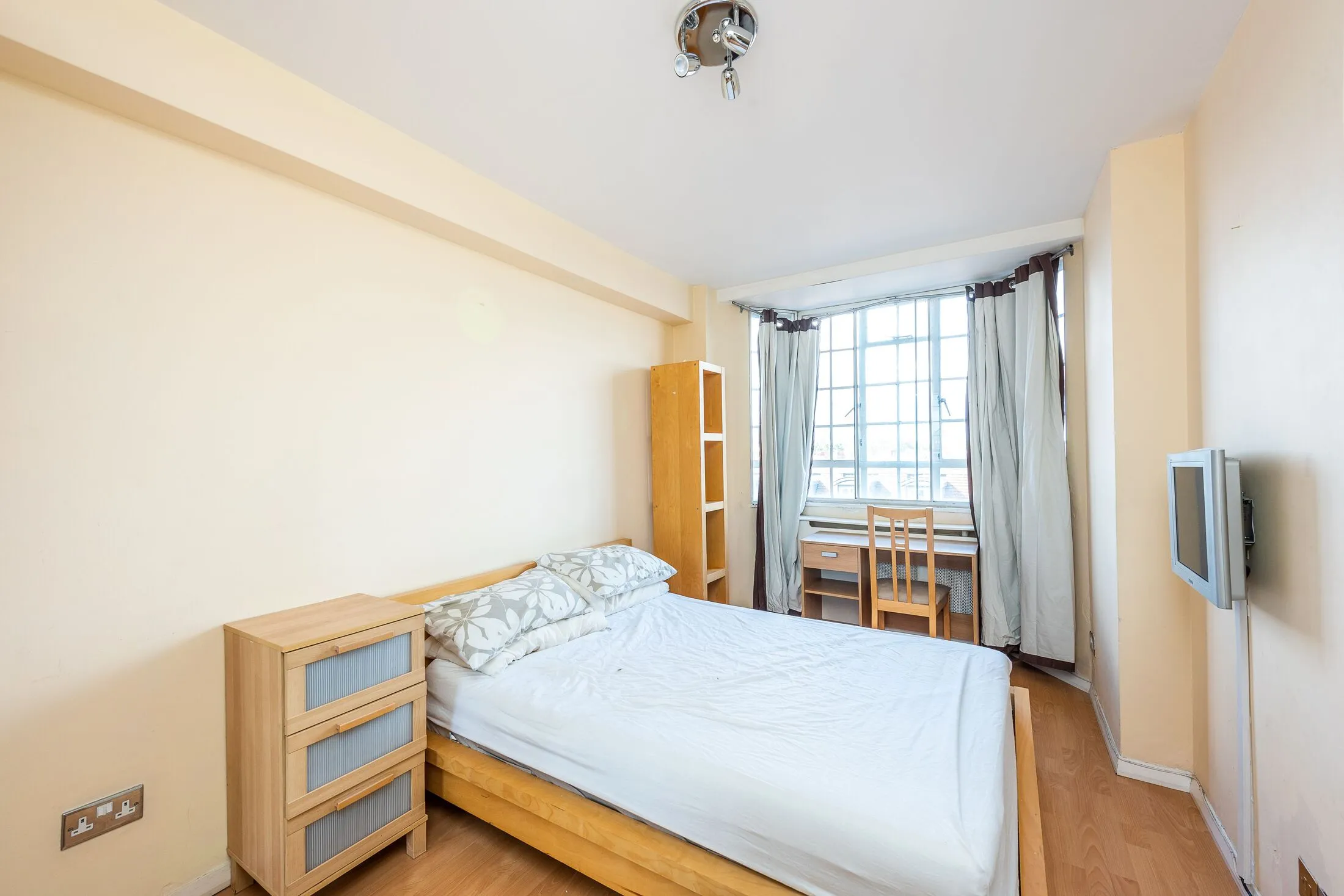 Flat Elystan Street in Greater London