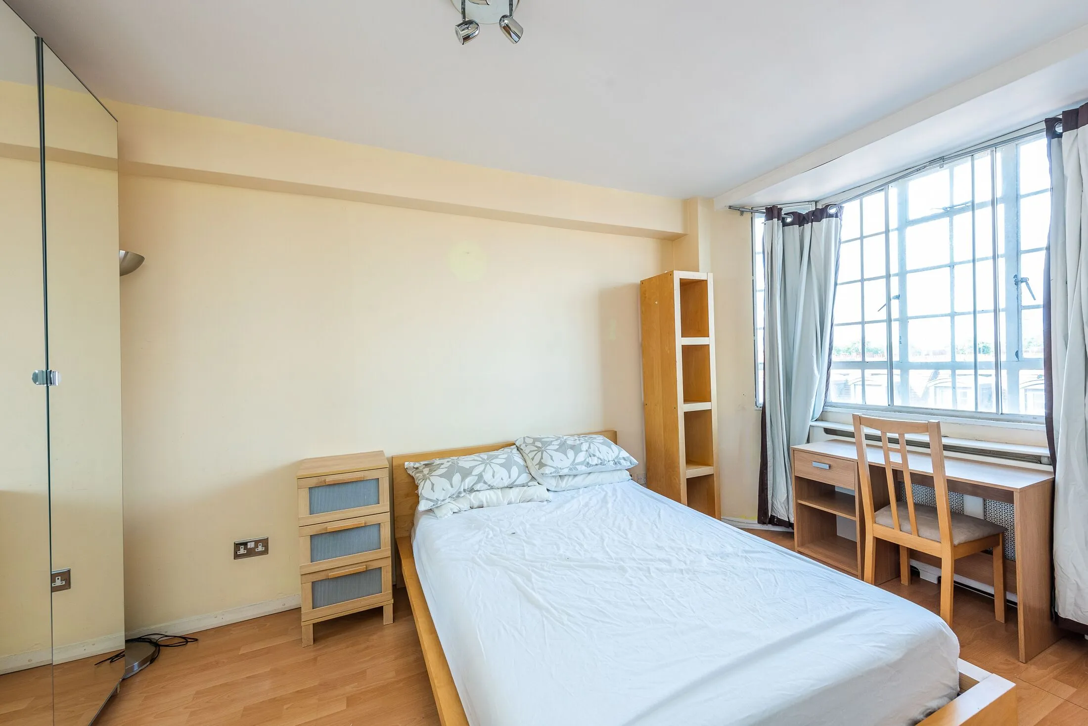 Flat Elystan Street in Greater London